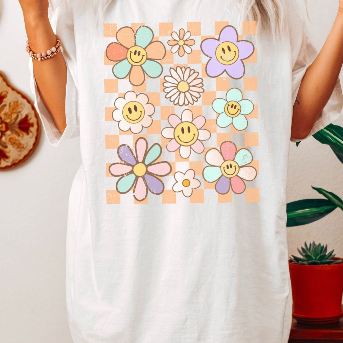 Smiley Flower Women's T-Shirt Casual