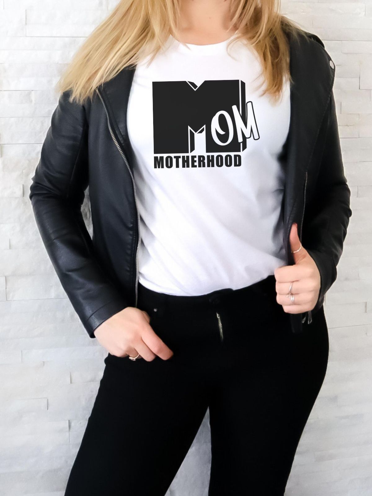 Woman wearing Mom Motherhood T-Shirt