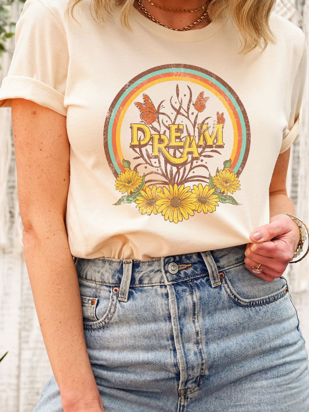 Stylish t-shirt with dream design and butterflies
