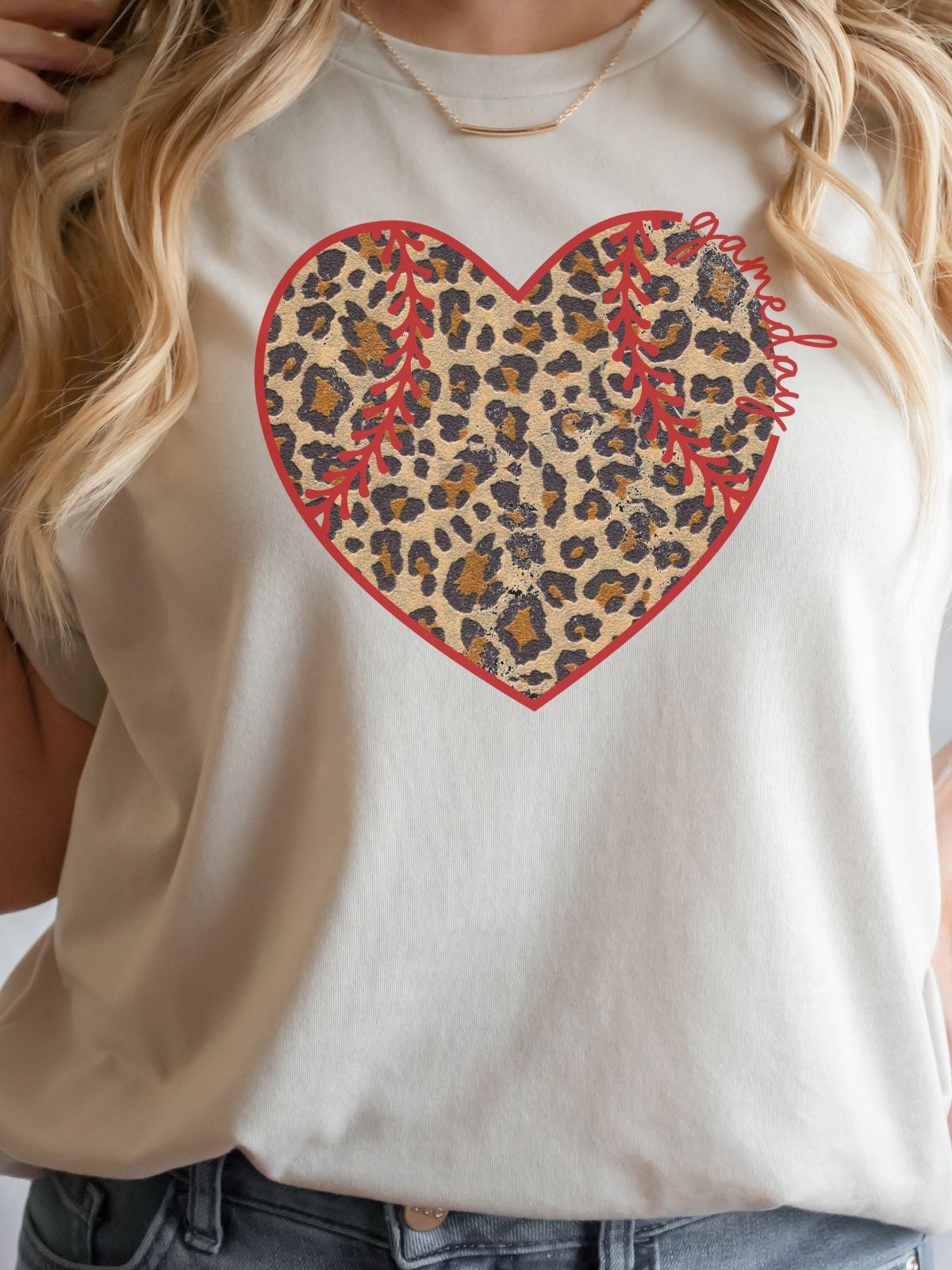 t-shirt with leopard print heart design