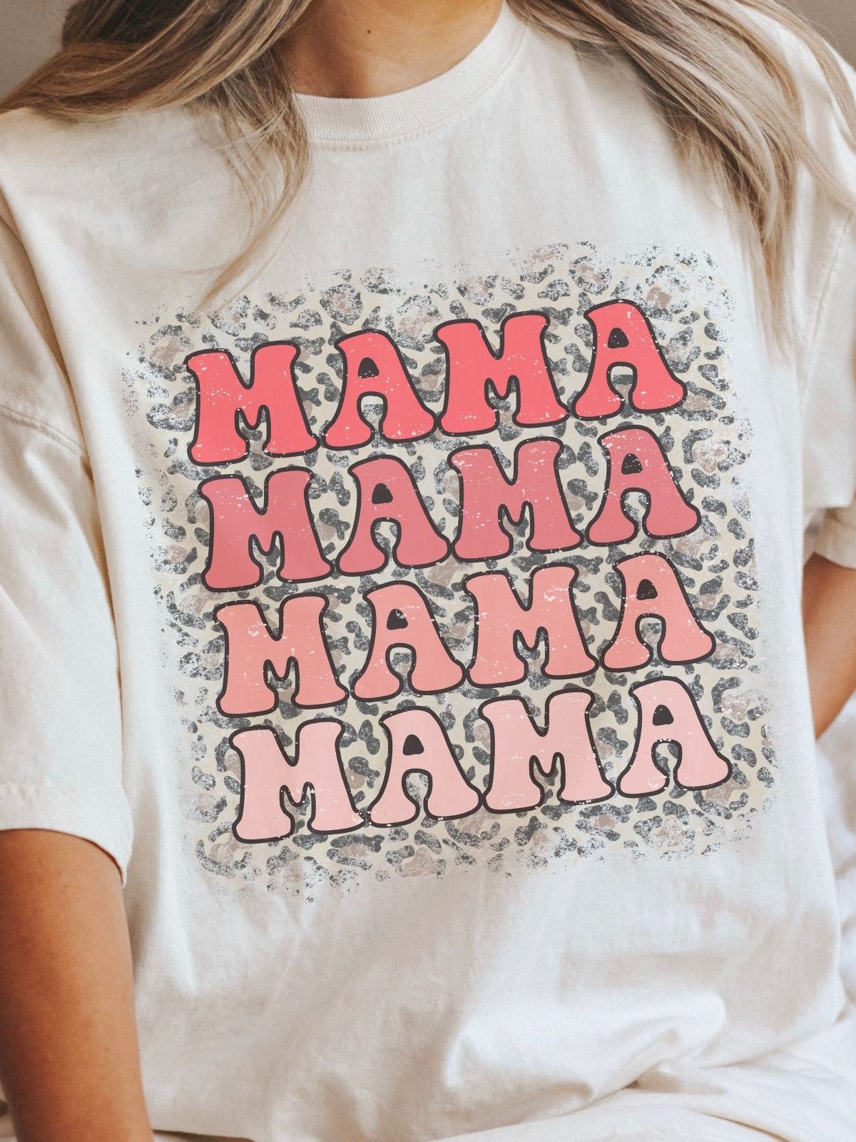 Mama themed women's t-shirt with leopard print