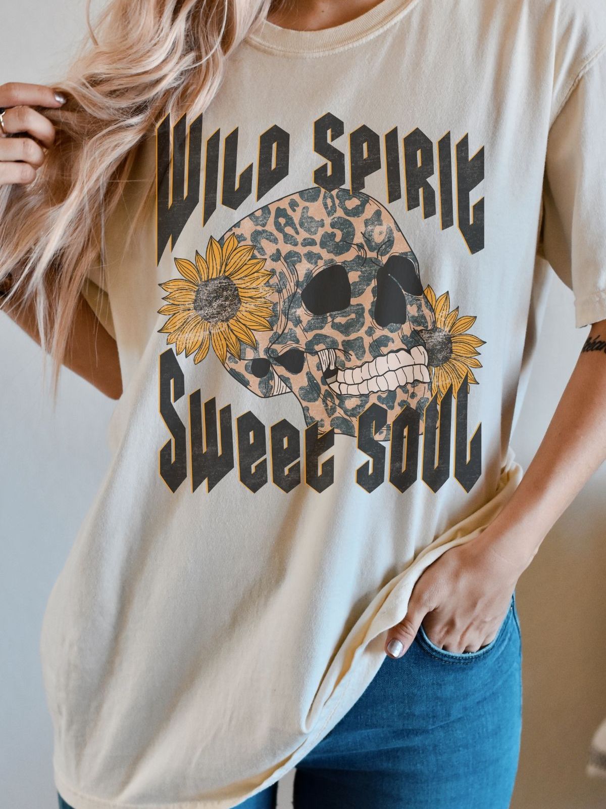 Beige t-shirt with Wild Spirit Sweet Soul skull and sunflower design