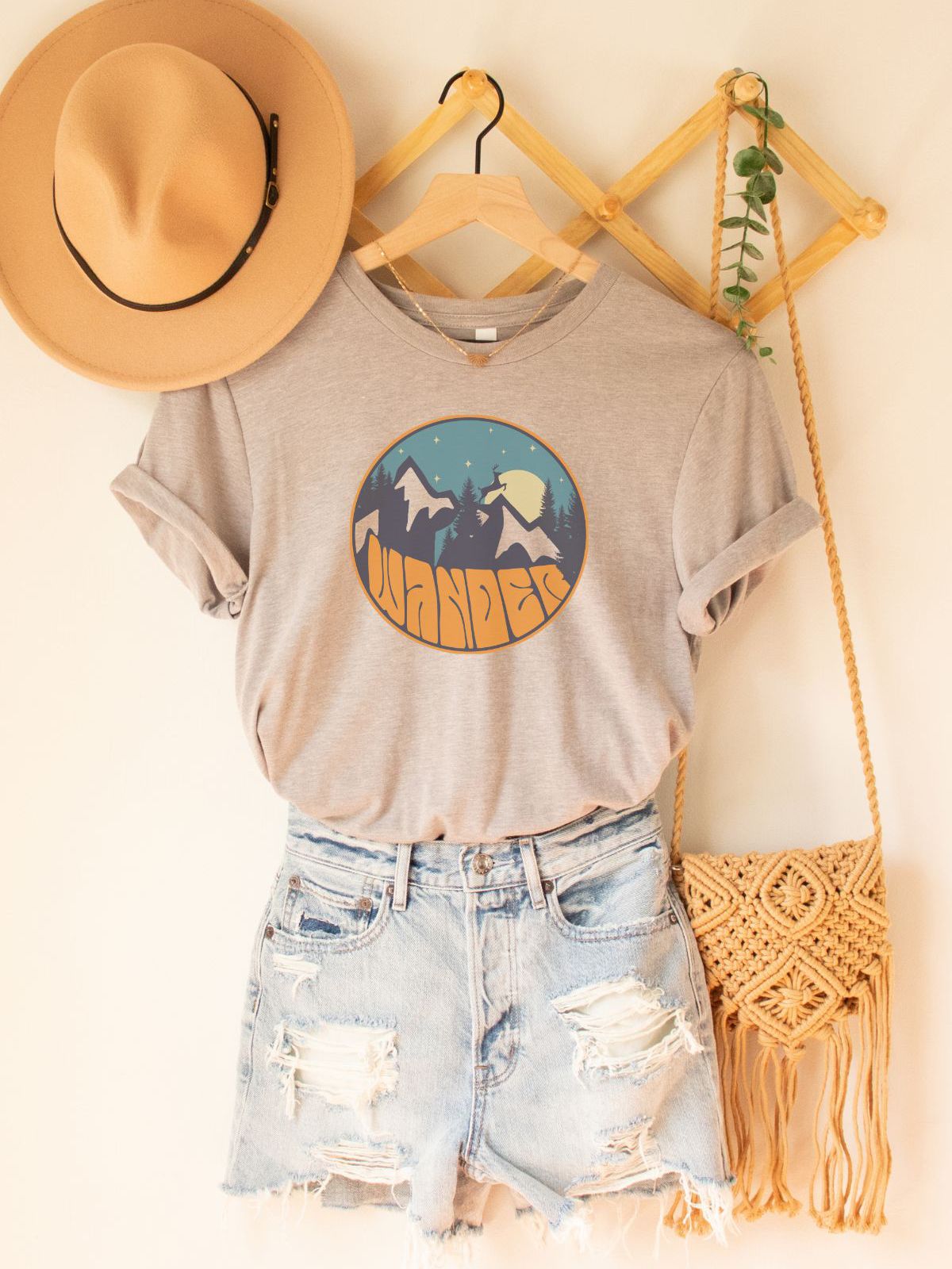 Women's Wander graphic t-shirt with mountain design