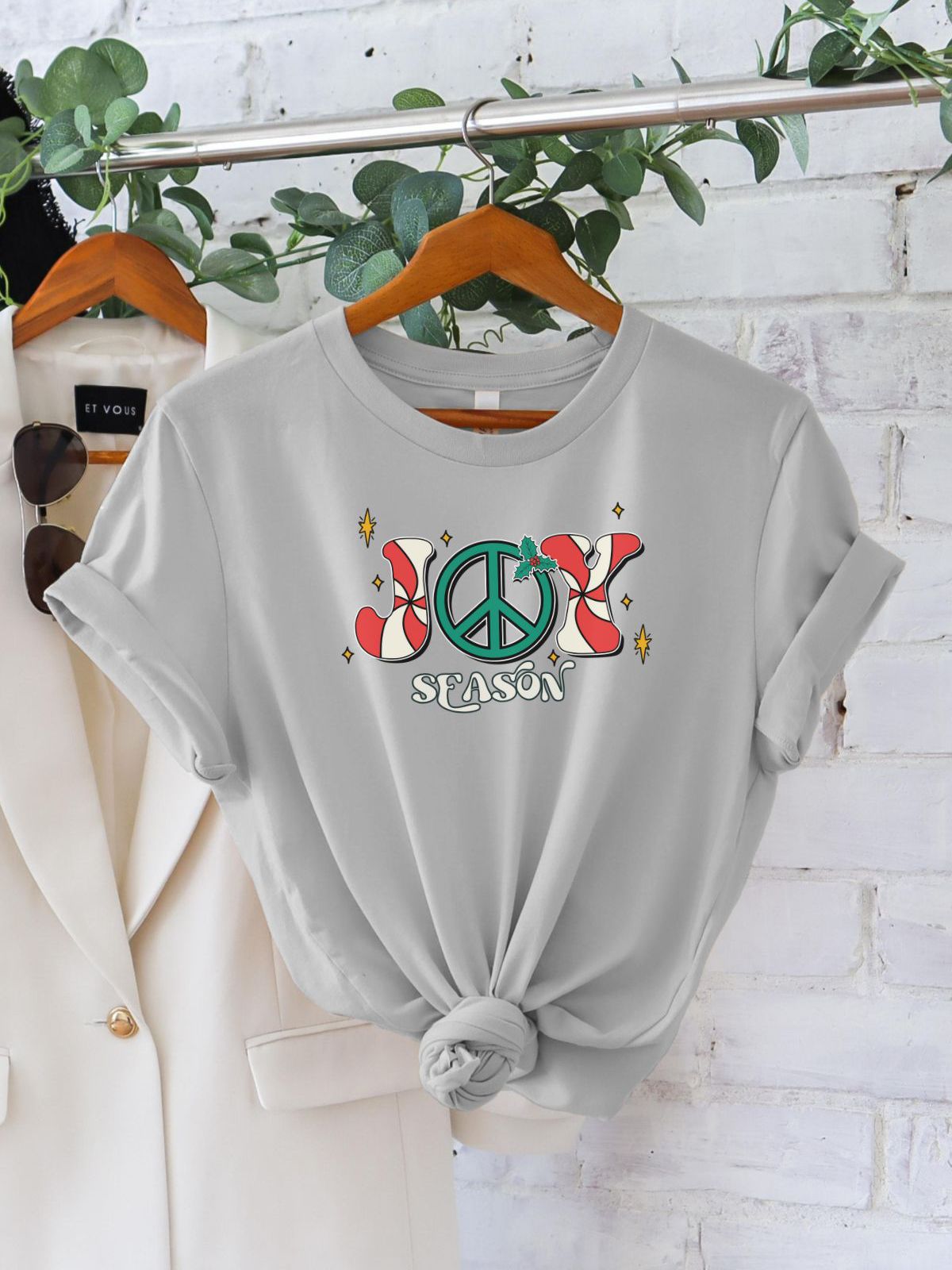 gray t-shirt with joy season design