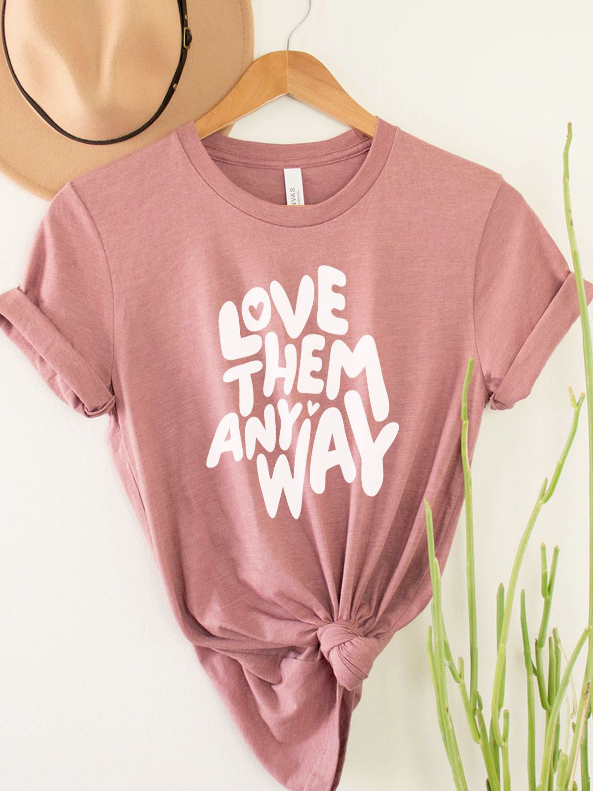 Love Design Women's T-shirt Valentine's Day
