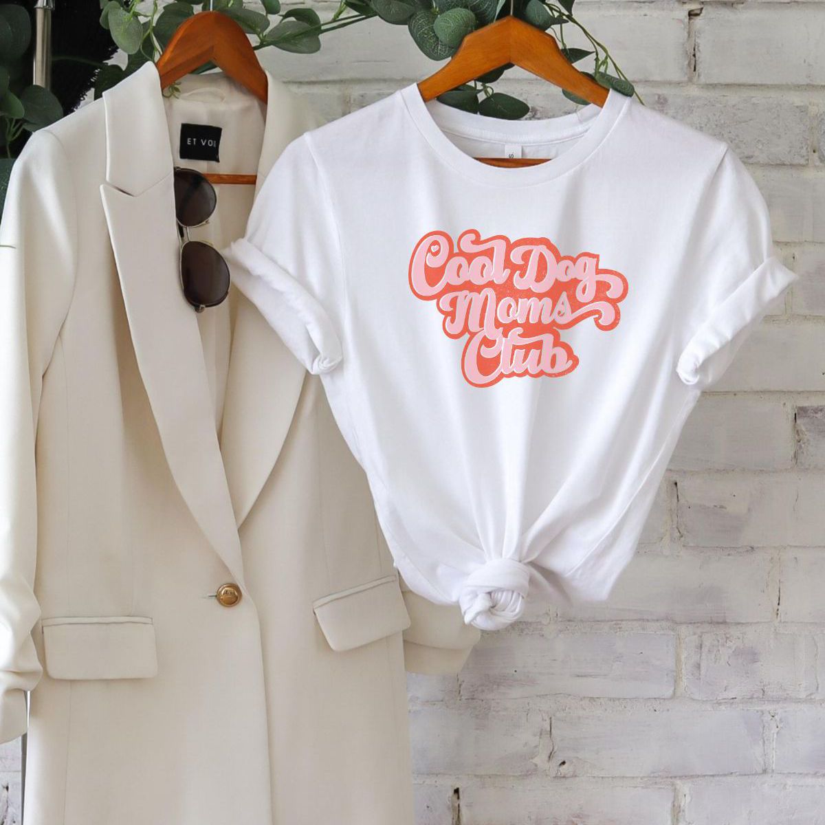 Cool Dog Moms Club Women's Tee Casual