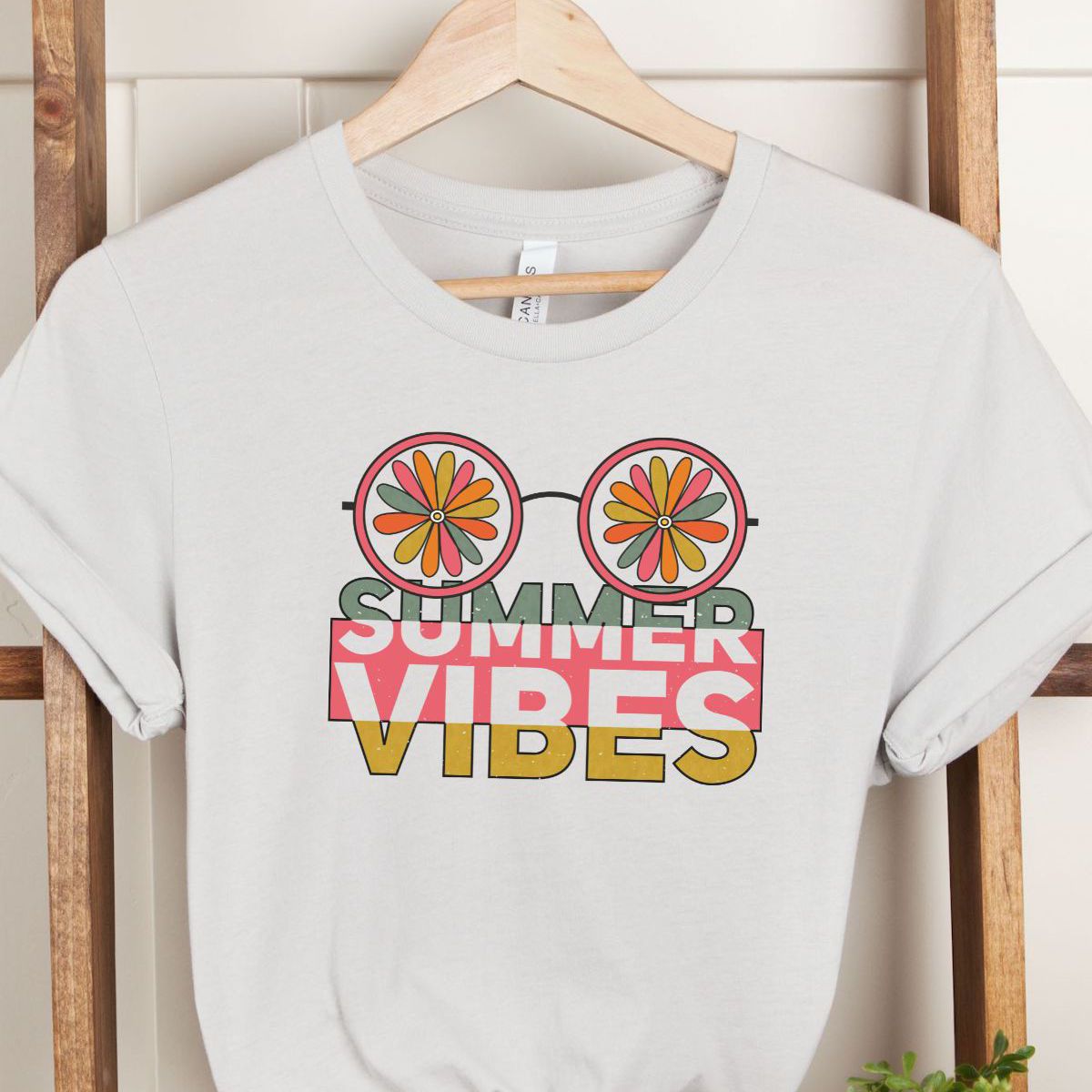 Summer Vibes Women's T-Shirt