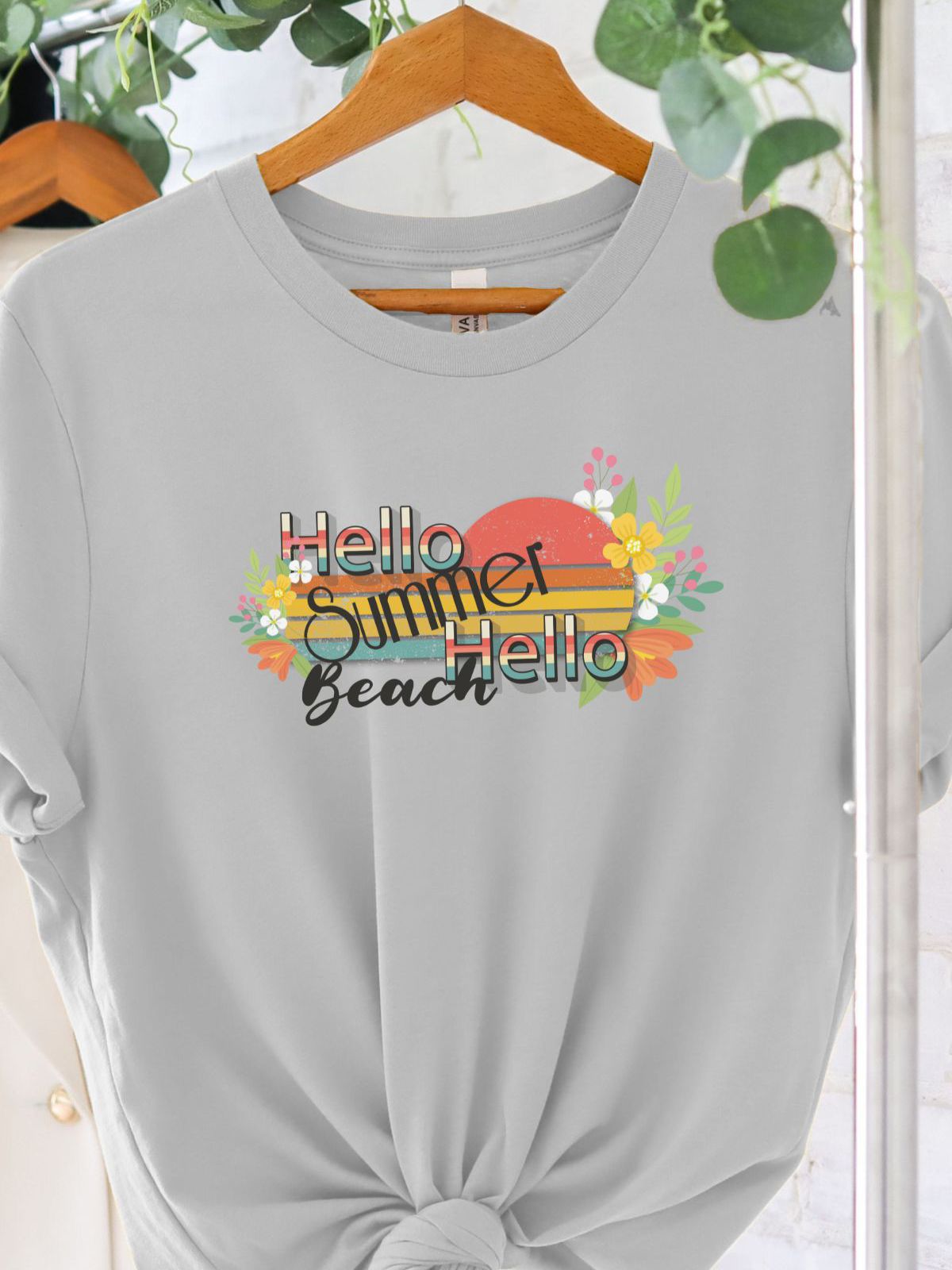 Hello Summer Women's Tee Beach