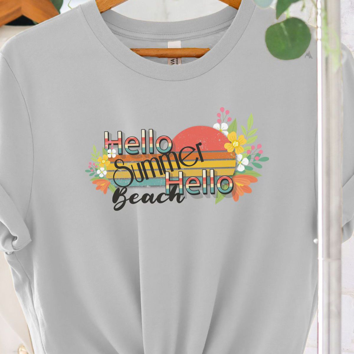 Hello Summer Women's Tee Beach