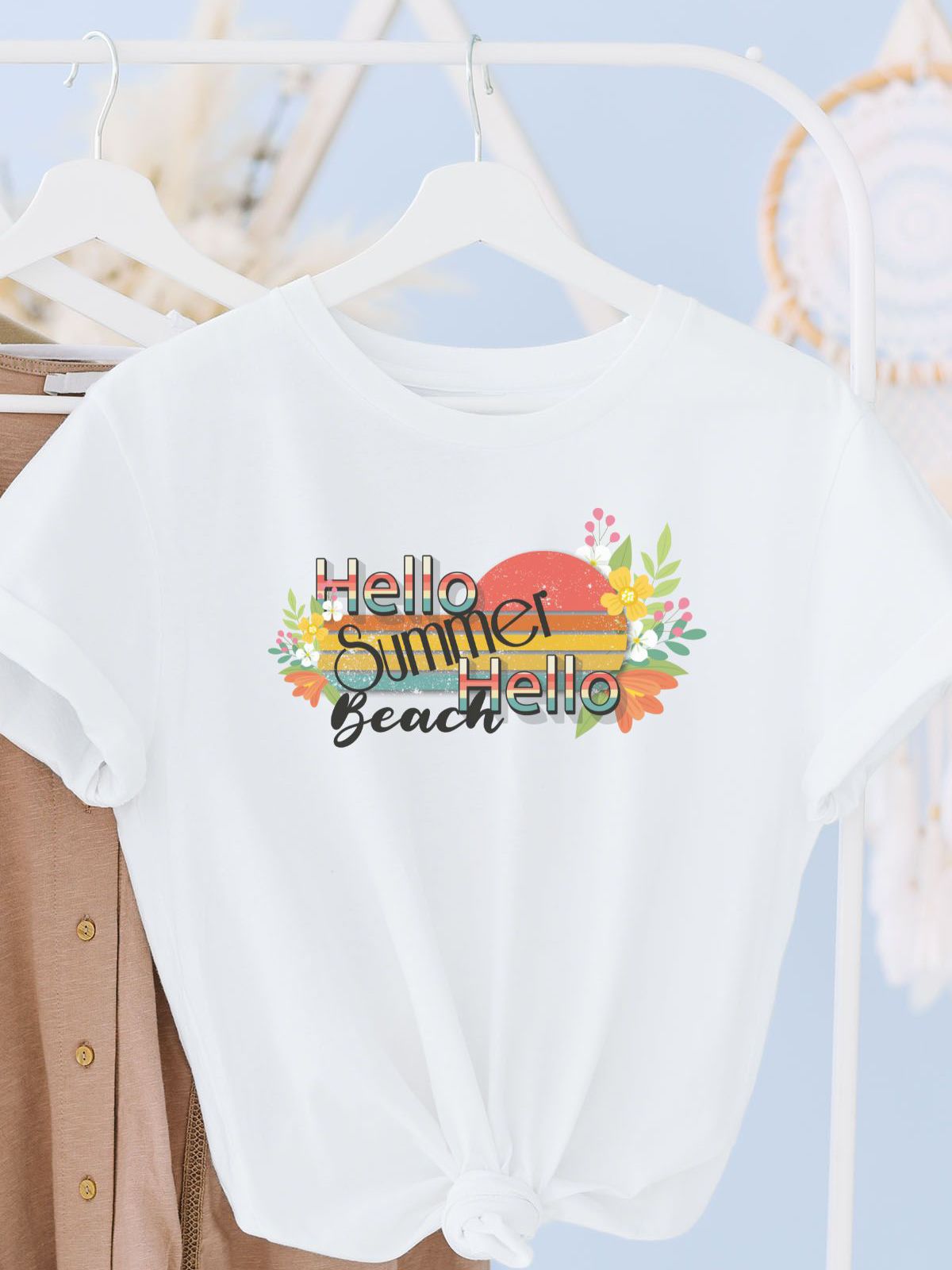 Hello Summer Women's Tee Beach