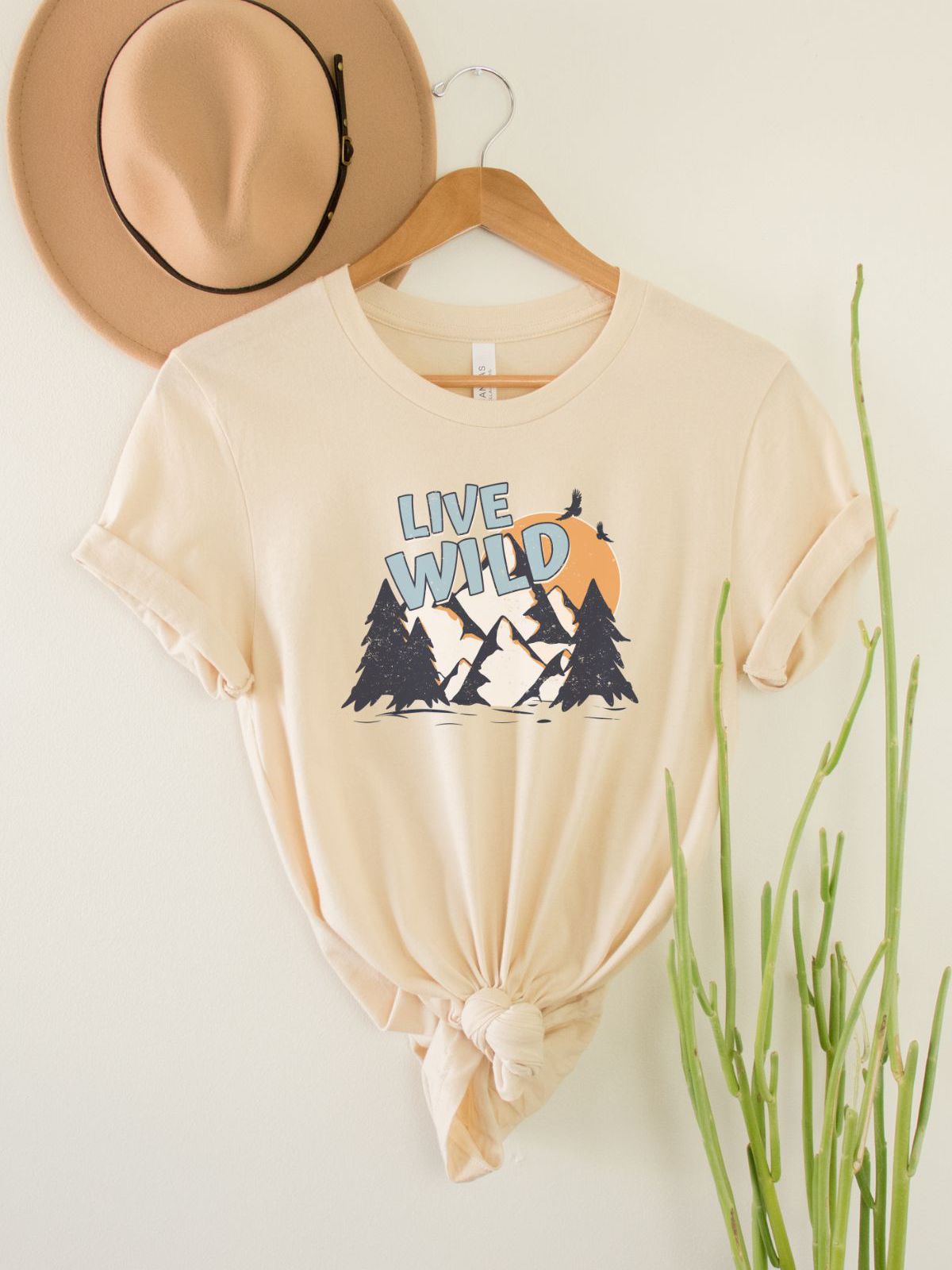 Live Wild Women's T-shirt Adventure