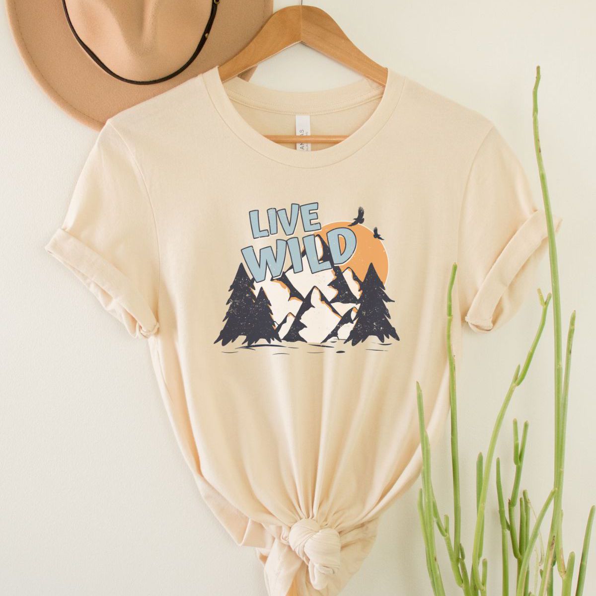 Live Wild Women's T-shirt Adventure