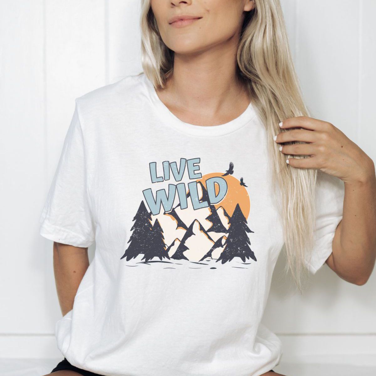 Live Wild Women's T-shirt Adventure