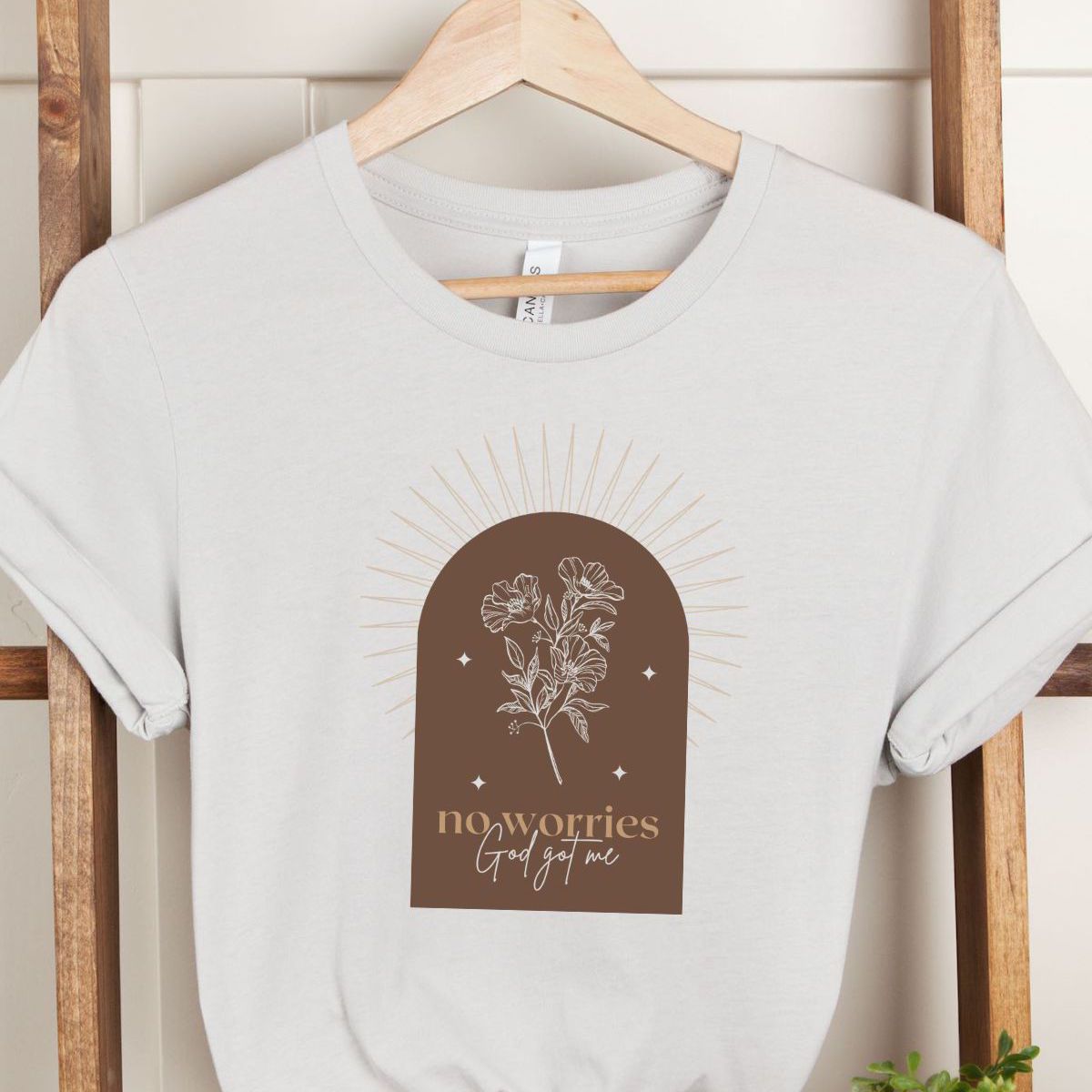 Relaxed Graphic Tee No Worries Design
