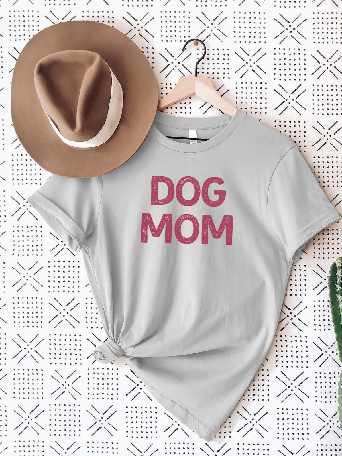 Dog Mom Women's T-shirt Casual
