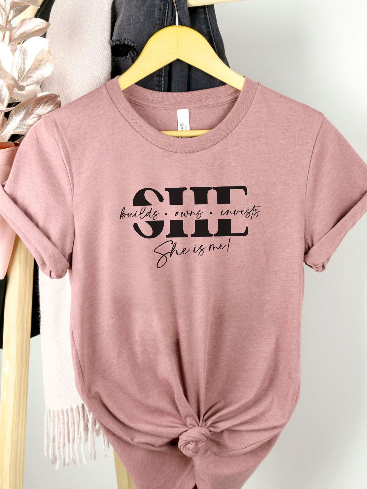 She Builds Owns Invests Women's T-Shirt