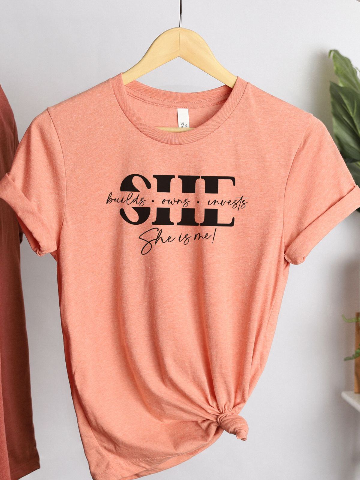 She Builds Owns Invests Women's T-Shirt
