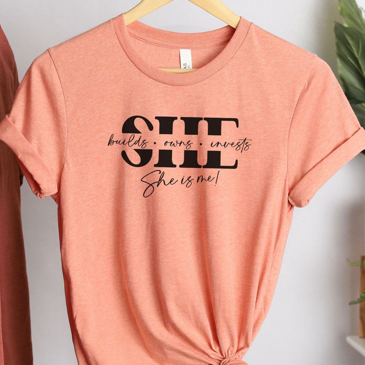 She Builds Owns Invests Women's T-Shirt