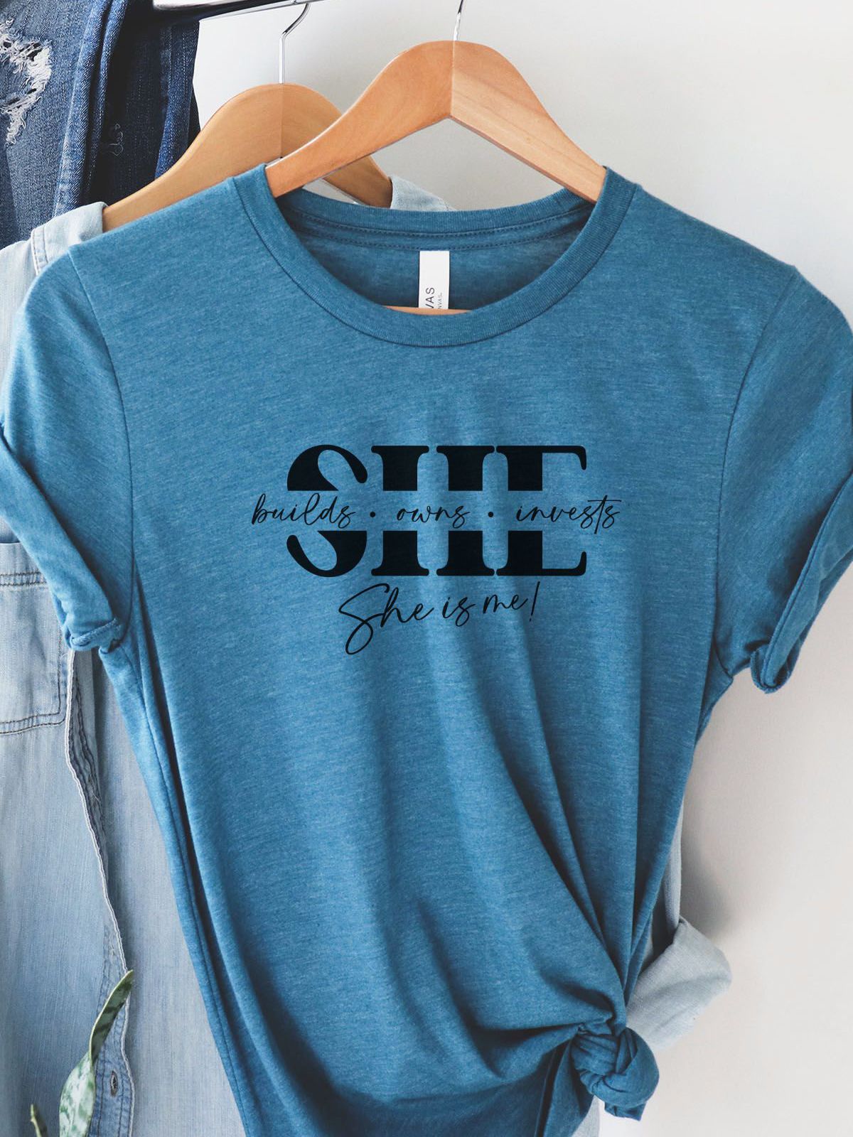 She Builds Owns Invests Women's T-Shirt