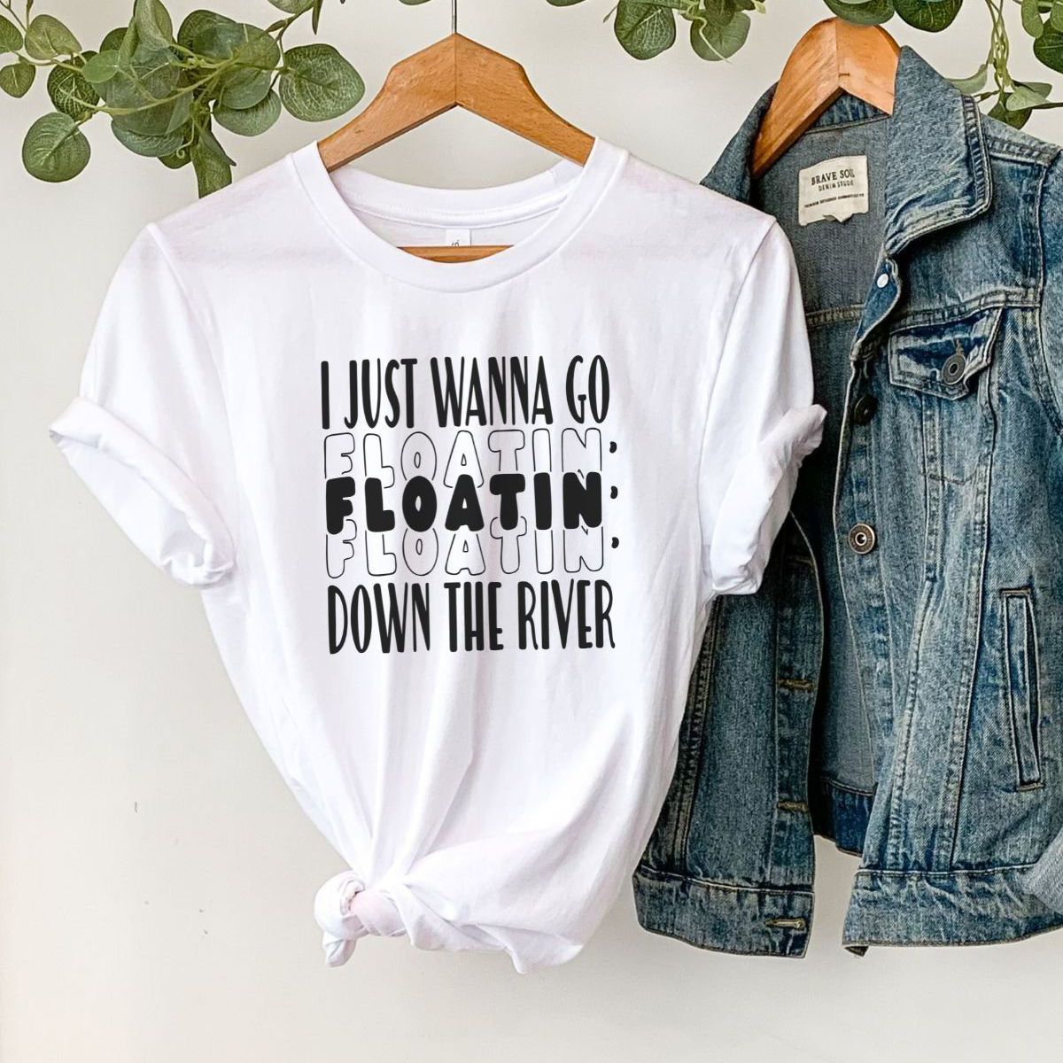 Floatin Womens Tee Summer