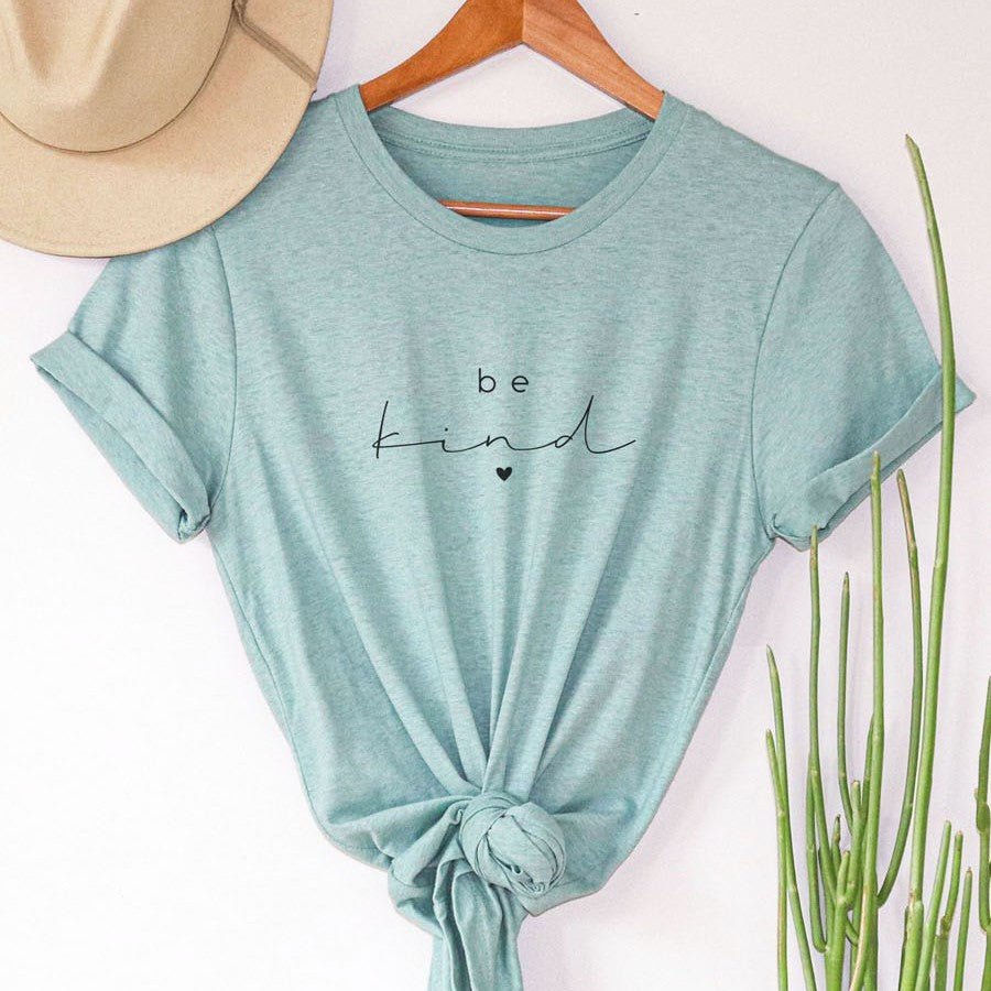 Be Kind Women's T-Shirt