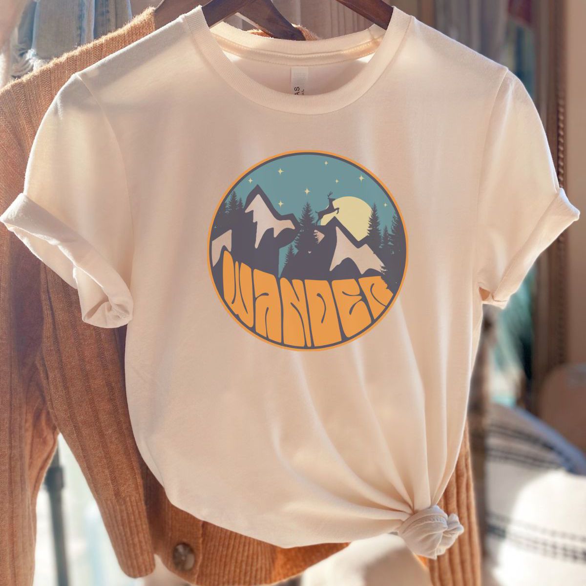 Wander Women T-shirt Adventure Season