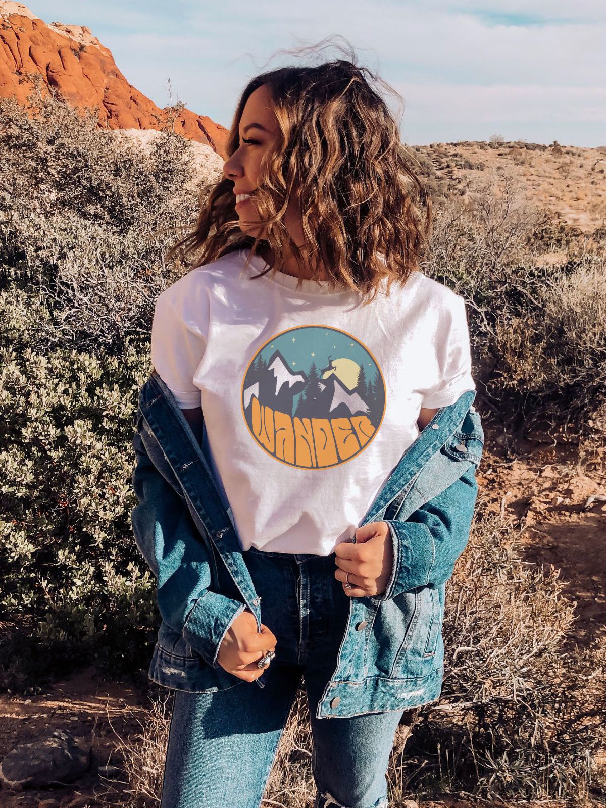 Wander Women T-shirt Adventure Season