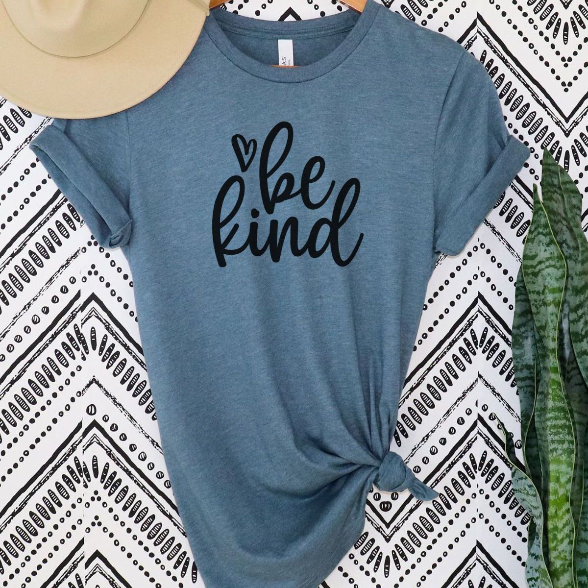 Be Kind Women'S T-Shirt Casual