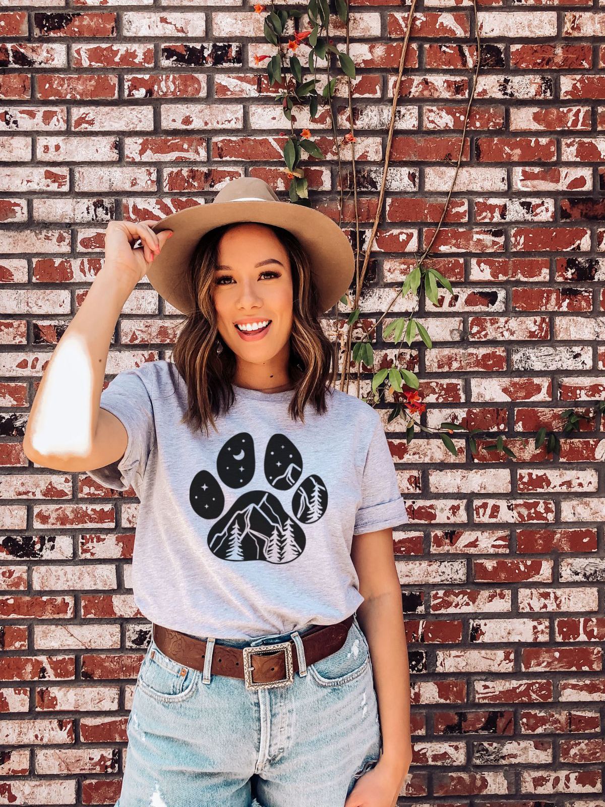 Bear Paw Women's T-Shirt Outdoors