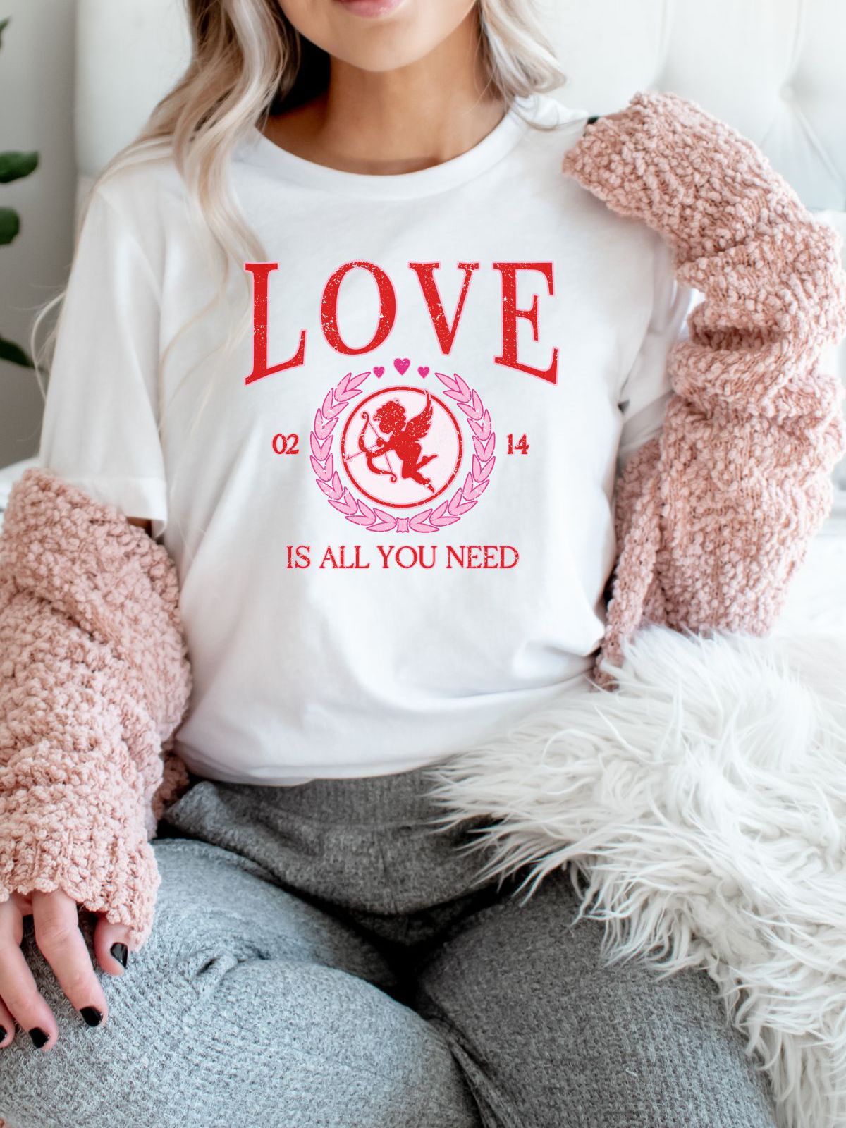 Love Women's T-Shirt Valentine's Day