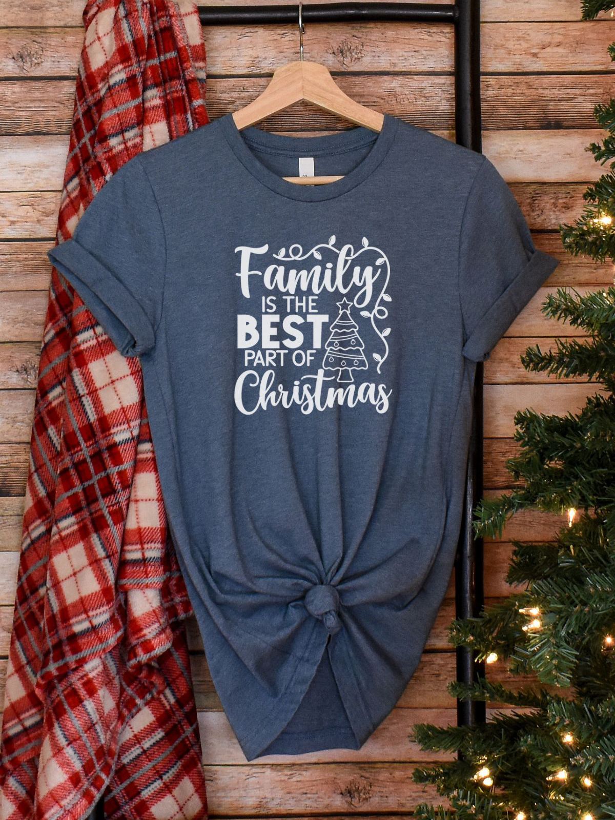 Family Christmas Women's T-Shirt